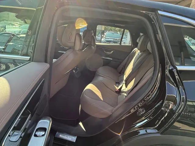 Mercedes-Benz EQE SUV — Фото автомобиля 5