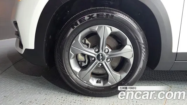 Kia Seltos Seltos Бензин 1.6 турбо 2WD — Фото автомобиля 5