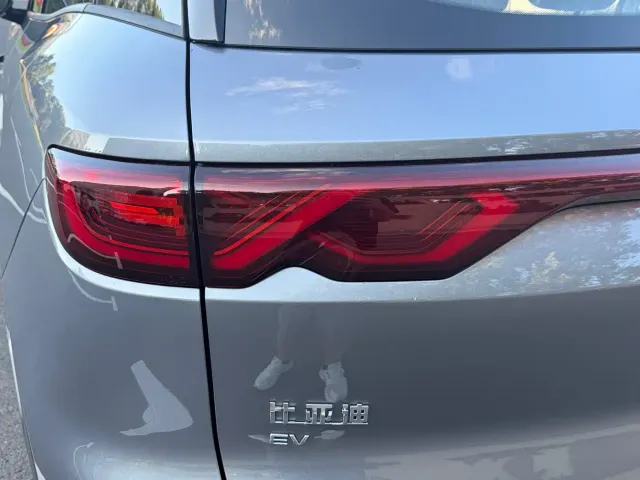 BYD Yuan UP — Фото автомобиля 9