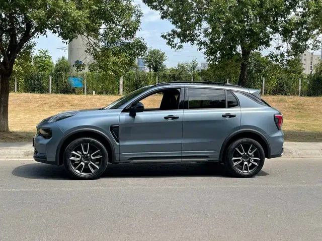 Lynk & Co 01 — Фото автомобиля 3