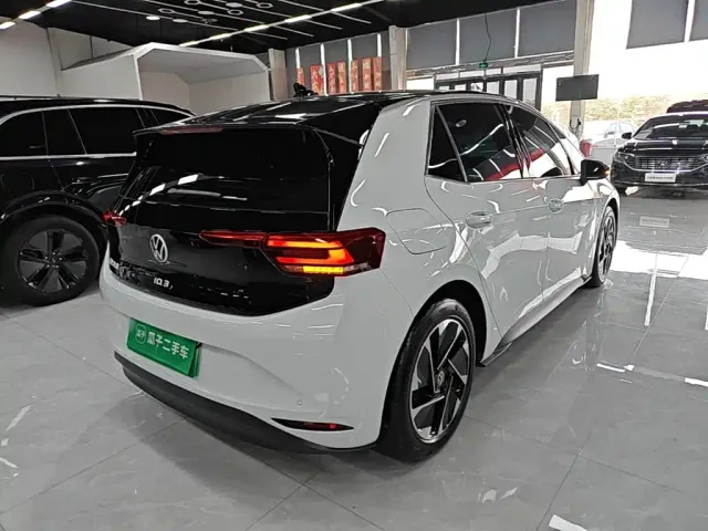 Volkswagen ID.3 — Фото автомобиля 6