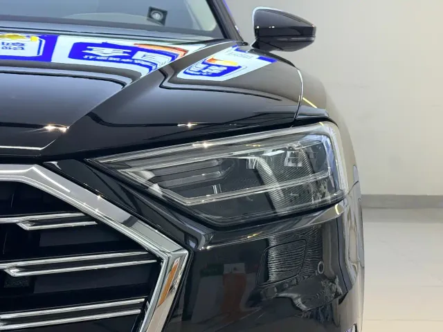 Audi A8 — Фото автомобиля 4