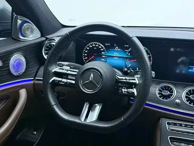 Mercedes-Benz E-Class — Фото автомобиля 12