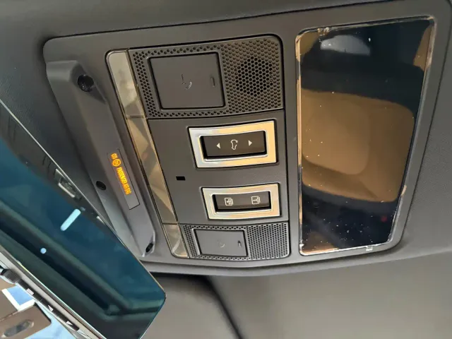 Land Rover Defender — Фото автомобиля 15