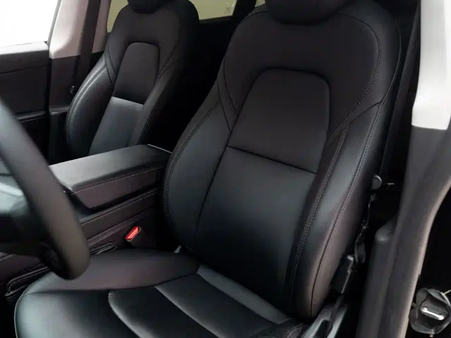 Tesla Model Y — Фото автомобиля 15