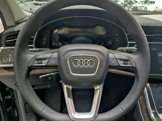 Audi Q7 — Фото автомобиля 6