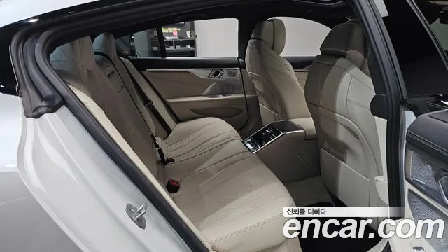 BMW 8 Series G15 — Фото автомобиля 18