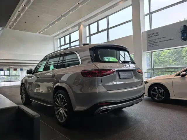 Mercedes-Benz GLS-Class — Фото автомобиля 3