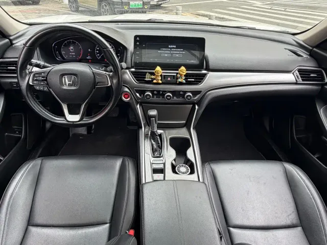 Honda Accord — Фото автомобиля 8