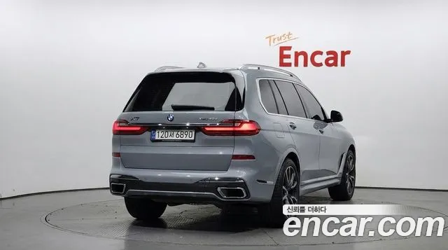BMW X7 — Фото автомобиля 4