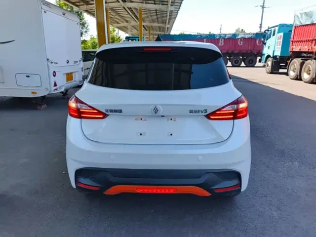 JMEV EV3 — Фото автомобиля 3