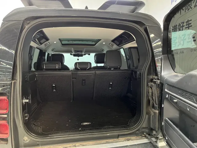 Land Rover Defender — Фото автомобиля 14