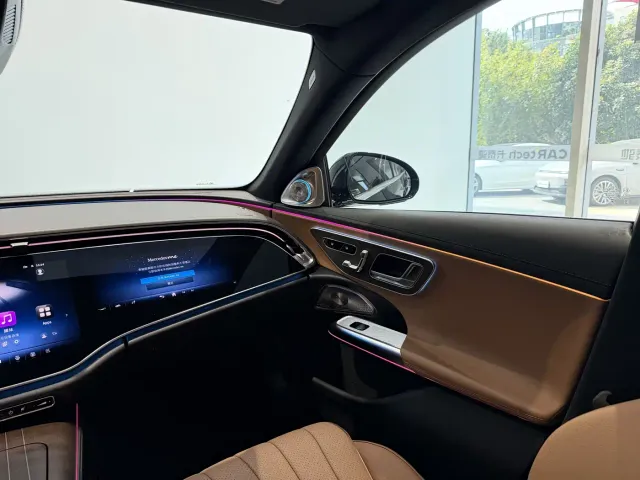 Mercedes-Benz E-Class — Фото автомобиля 9