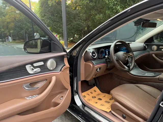 Mercedes-Benz E-Class — Фото автомобиля 15