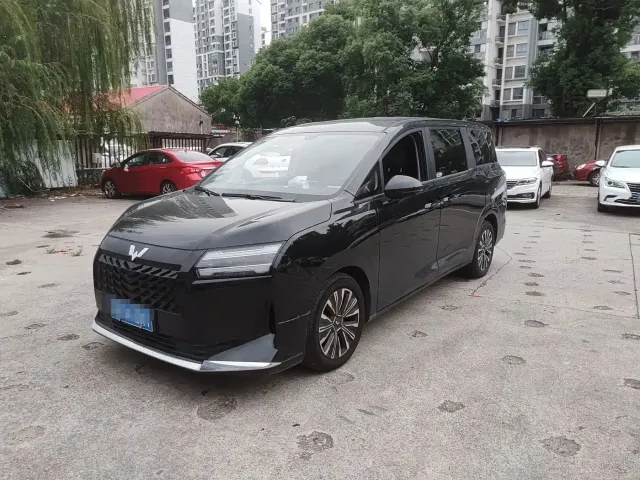 Фотография автомобиля — Wuling Starlight 730