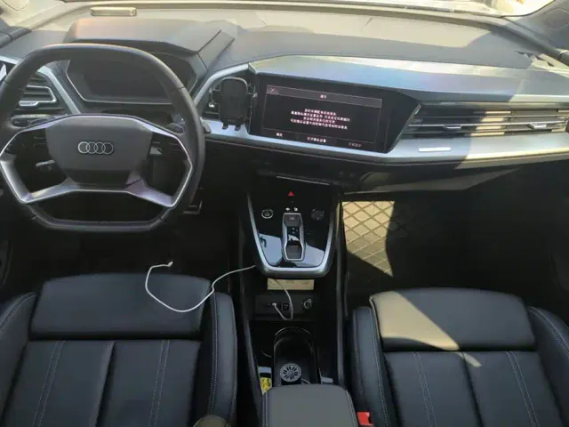 Audi Q4 e-tron — Фото автомобиля 12