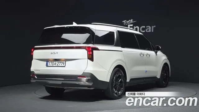 Kia Carnival Generation 4 — Фото автомобиля 2