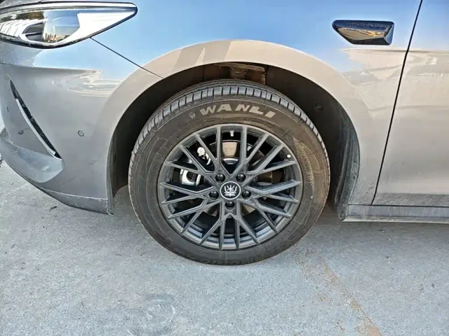 BYD Qin PLUS — Фото автомобиля 22