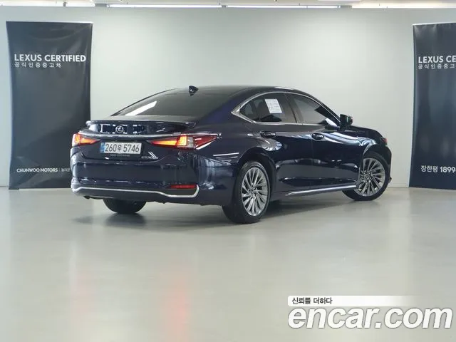 Lexus ES Generation 7 — Фото автомобиля 2