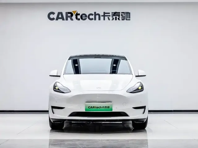 Фотография автомобиля — Tesla Model Y