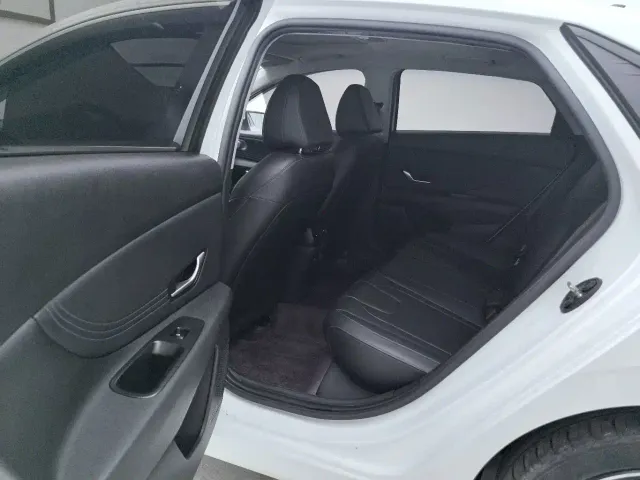 Hyundai Elantra — Фото автомобиля 8
