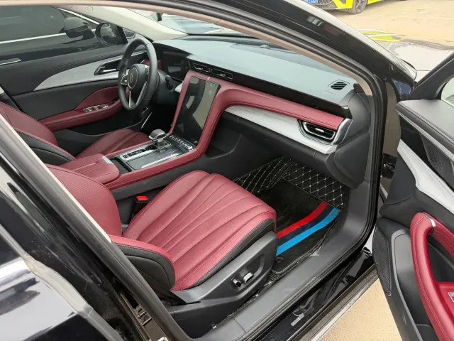 Hongqi H5 — Фото автомобиля 13