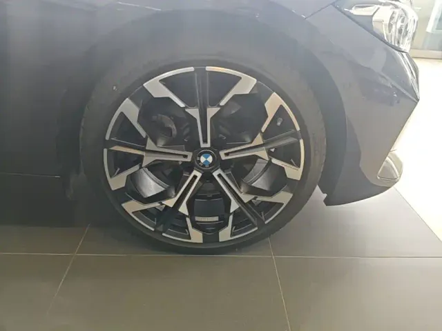 BMW 3 Series — Фото автомобиля 11