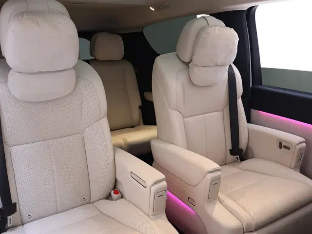 Li Auto MEGA — Фото автомобиля 22