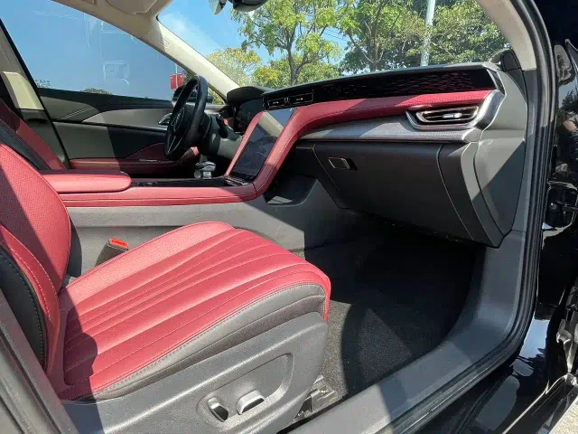Hongqi H5 — Фото автомобиля 15