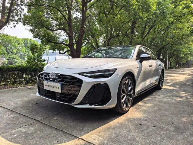Фотография автомобиля — Audi A6L