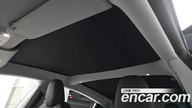 Tesla Model 3 — Фото автомобиля 22
