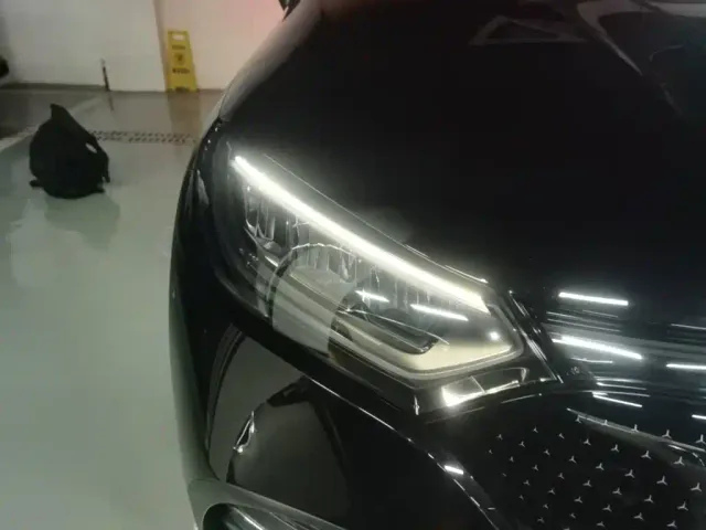Mercedes-Benz EQE SUV — Фото автомобиля 10