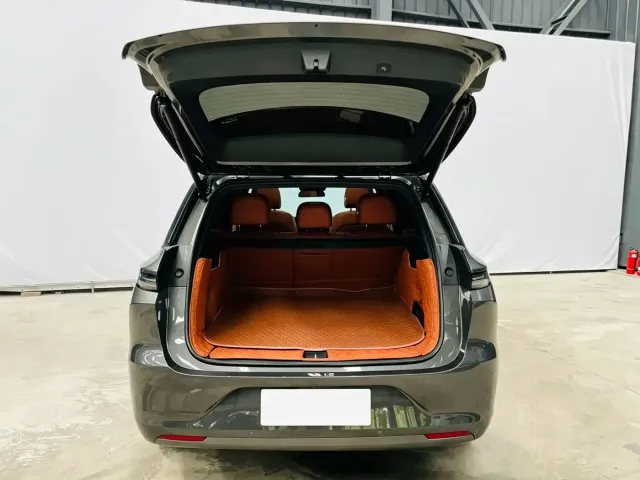 Li Auto Li Auto L6 2024 Pro — Фото автомобиля 24