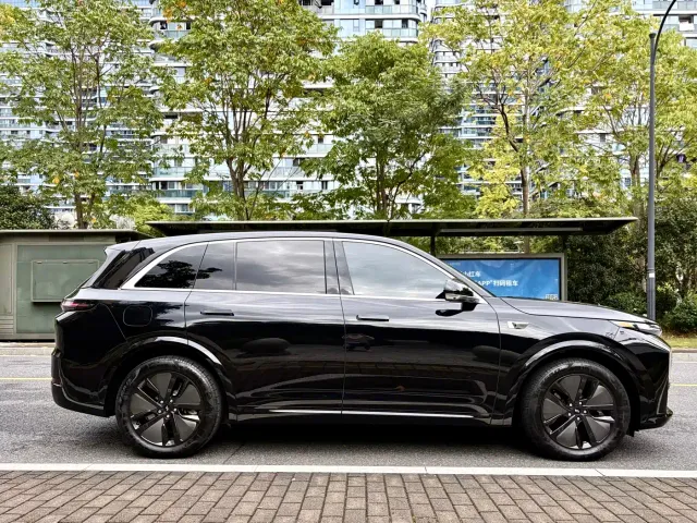 Li Auto L7 — Фото автомобиля 4