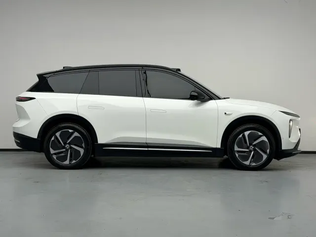 Nio ES6 — Фото автомобиля 17