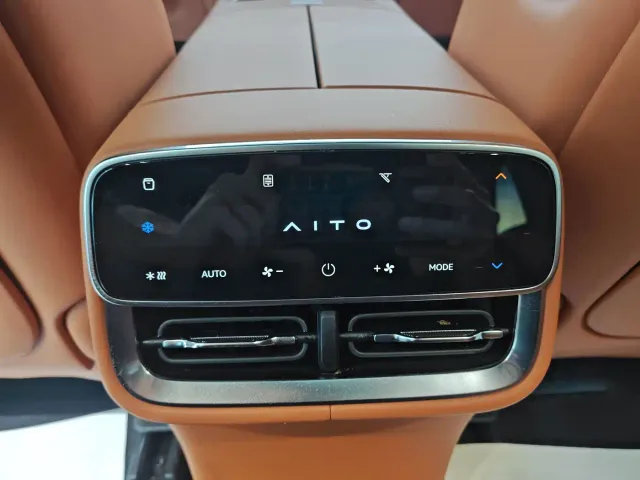 Aito M7 — Фото автомобиля 16