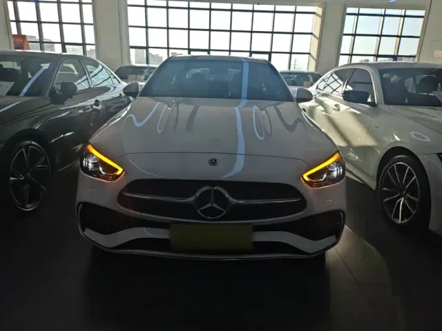Mercedes-Benz C-Class — Фото автомобиля 2