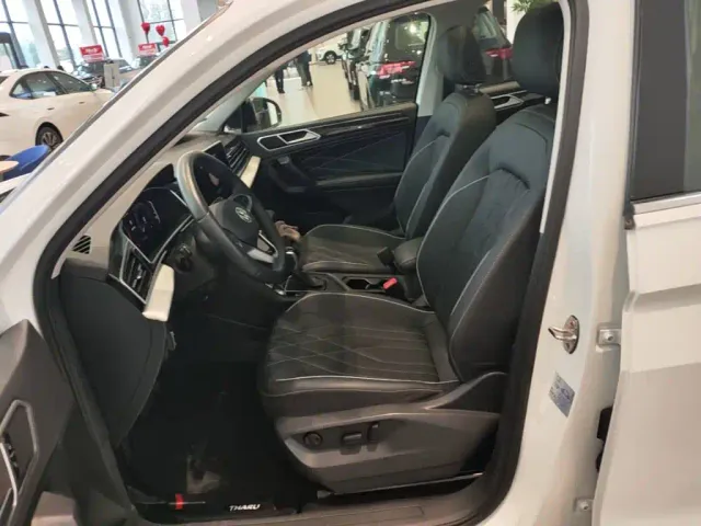 Volkswagen Tiguan L — Фото автомобиля 14