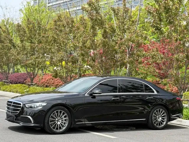 Фотография автомобиля — Mercedes-Benz S-Class