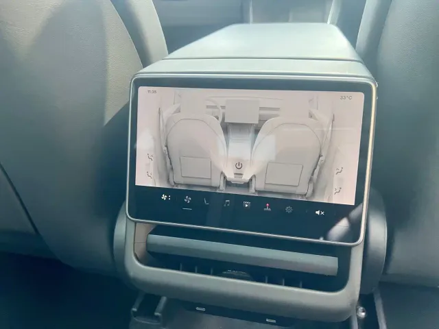 Tesla Model Y — Фото автомобиля 15