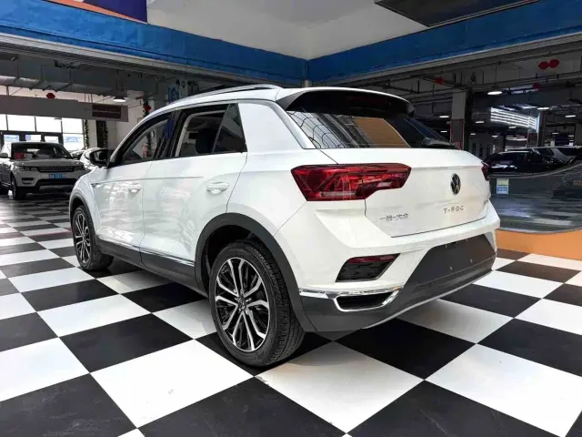 Volkswagen T-Roc — Фото автомобиля 16