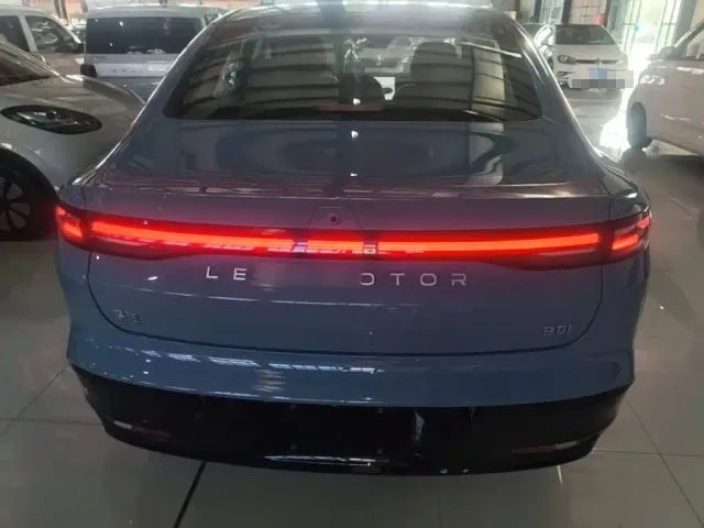 Leapmotor B01 — Фото автомобиля 5