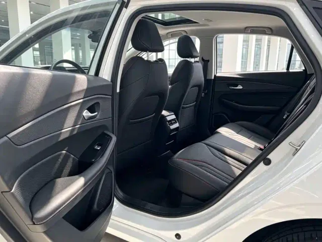 Geely Binrui — Фото автомобиля 6