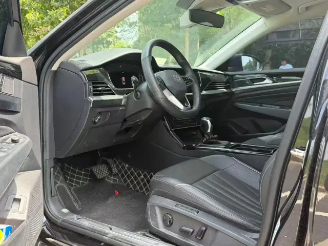 Volkswagen Passat — Фото автомобиля 4
