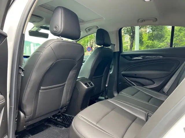 Buick Regal — Фото автомобиля 7