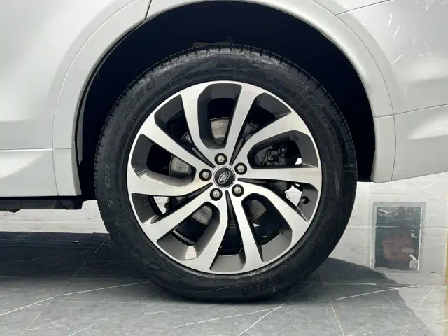 Land Rover Discovery Sport — Фото автомобиля 12