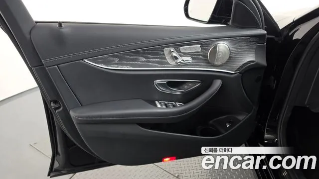 Mercedes-Benz E-Class W213 — Фото автомобиля 13
