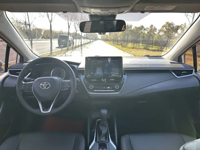 Toyota Corolla — Фото автомобиля 12