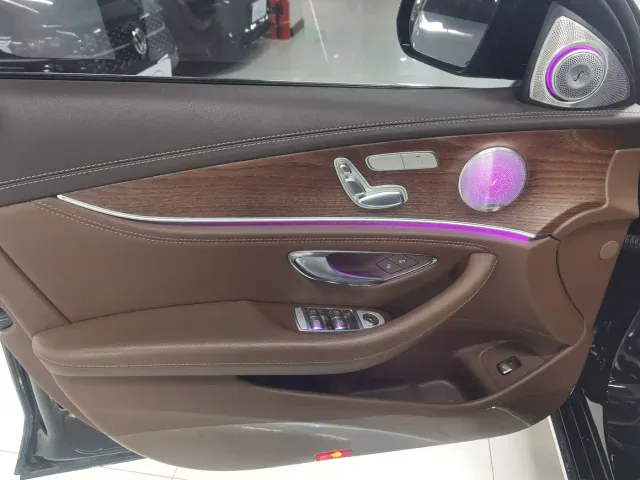 Mercedes-Benz Mercedes-Benz E-Class 2023 Facelift E 260 L — Фото автомобиля 15