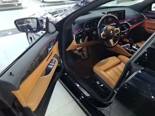 BMW 6 Series Gran Turismo — Фото автомобиля 15